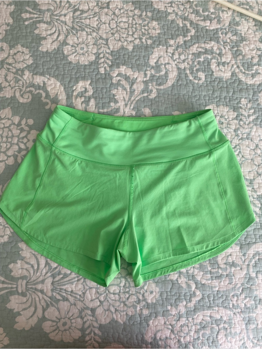 Lululemon/Athletica Bright Apple 🍏 Green Athletic Shorts